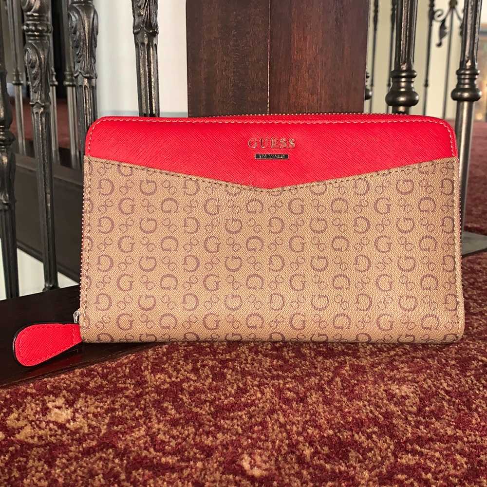 GUESS Wallet- NEW